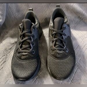 35: Mens Nike Legend React (Black/ Black) Size: 9.5